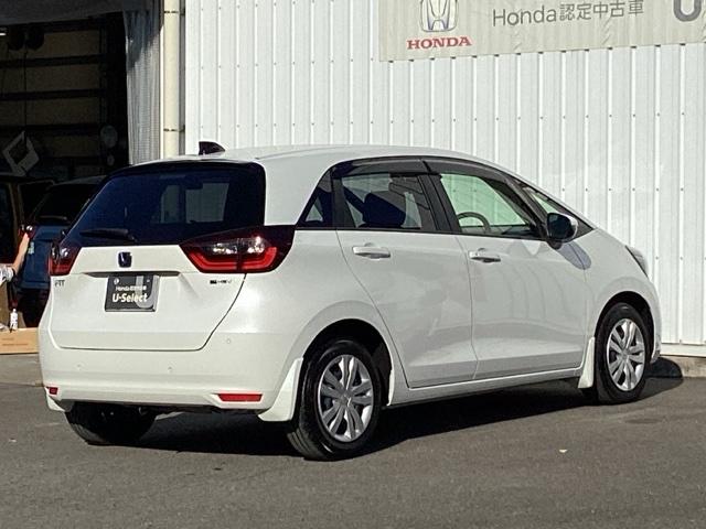 フィット ｅ：ＨＥＶホーム　ＥＴＣ／純正ナビ／バックモニター／ホンダセンシング　クリソナ　助手席エアバッグ　運転席エアバッグ　アイドリングストップ　ＬＥＤライト　ＵＳＢ接続　バックカメラ　ＡＢＳ　サイドエアバッグ　フルセグＴＶ（8枚目）