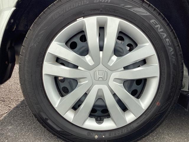 フィット ｅ：ＨＥＶホーム　ＥＴＣ／純正ナビ／バックモニター／ホンダセンシング　クリソナ　助手席エアバッグ　運転席エアバッグ　アイドリングストップ　ＬＥＤライト　ＵＳＢ接続　バックカメラ　ＡＢＳ　サイドエアバッグ　フルセグＴＶ（21枚目）