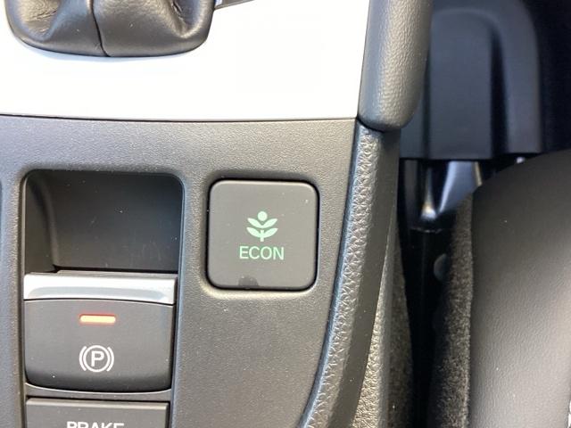 フィット ｅ：ＨＥＶホーム　ＥＴＣ／純正ナビ／バックモニター／ホンダセンシング　クリソナ　助手席エアバッグ　運転席エアバッグ　アイドリングストップ　ＬＥＤライト　ＵＳＢ接続　バックカメラ　ＡＢＳ　サイドエアバッグ　フルセグＴＶ（26枚目）