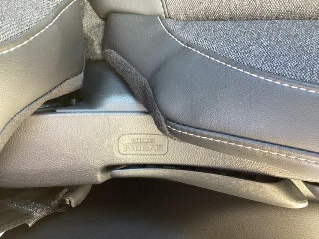 フィット ｅ：ＨＥＶホーム　ＥＴＣ／純正ナビ／バックモニター／ホンダセンシング　クリソナ　助手席エアバッグ　運転席エアバッグ　アイドリングストップ　ＬＥＤライト　ＵＳＢ接続　バックカメラ　ＡＢＳ　サイドエアバッグ　フルセグＴＶ（36枚目）