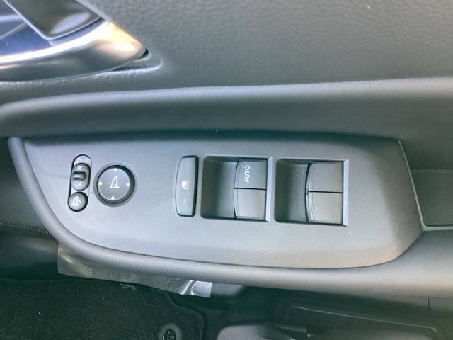 フィット ｅ：ＨＥＶホーム　ＥＴＣ／純正ナビ／バックモニター／ホンダセンシング　クリソナ　助手席エアバッグ　運転席エアバッグ　アイドリングストップ　ＬＥＤライト　ＵＳＢ接続　バックカメラ　ＡＢＳ　サイドエアバッグ　フルセグＴＶ（37枚目）