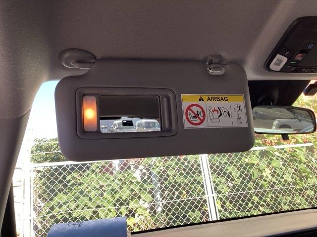 フィット ｅ：ＨＥＶホーム　ＥＴＣ／純正ナビ／バックモニター／ホンダセンシング　クリソナ　助手席エアバッグ　運転席エアバッグ　アイドリングストップ　ＬＥＤライト　ＵＳＢ接続　バックカメラ　ＡＢＳ　サイドエアバッグ　フルセグＴＶ（46枚目）