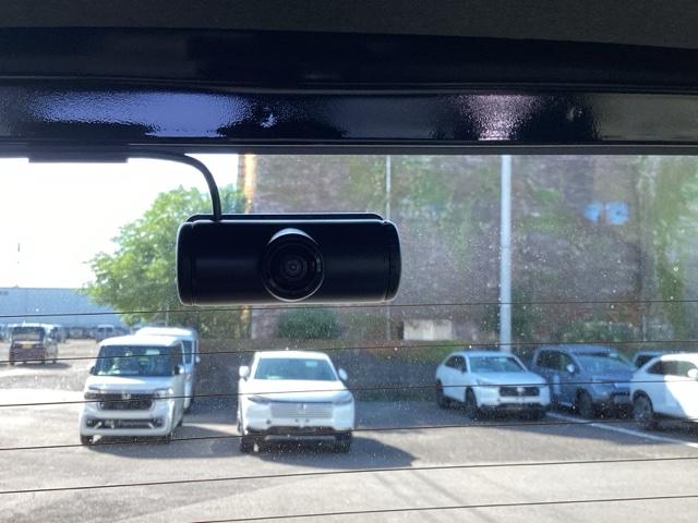 ドライブレコーダーの画像です！後方もしっかり同時録画。フロントと同様に画像を自動で保存するので安心です