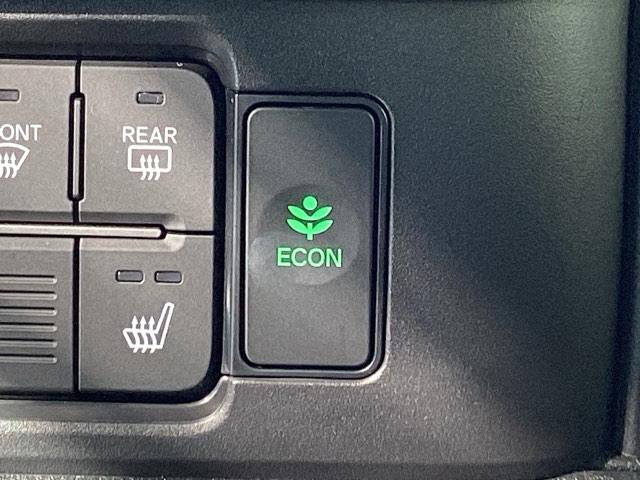 燃費を良くするＥＣＯＮスイッチです。