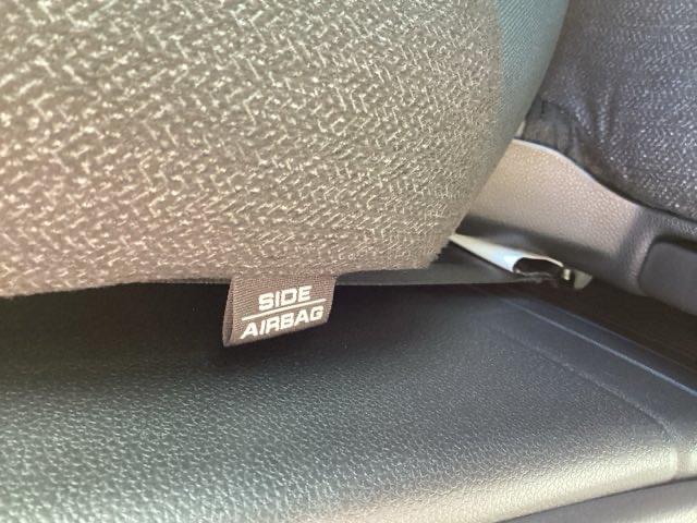 【サイドエアバック】側面からの衝突にも備えるエアバッグを装備。安心感が高まります。