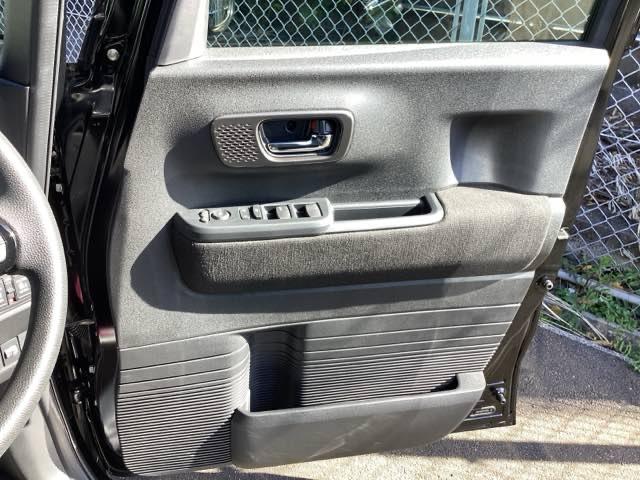 運転席ドア　収納ポケット