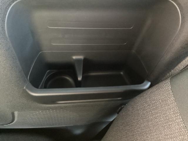 リア席カップホルダー