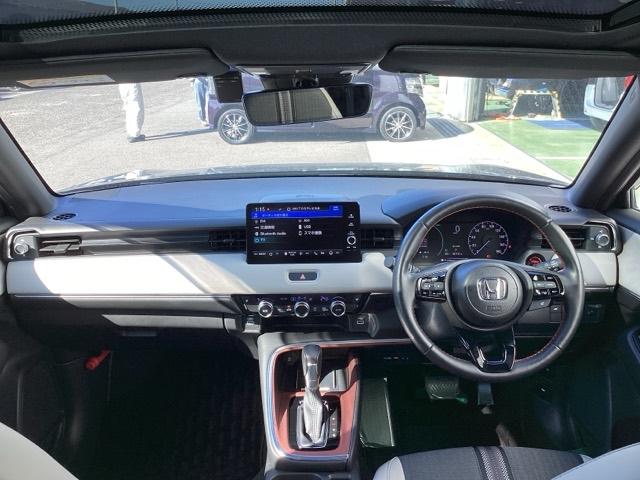 ヴェゼル ｅ：ＨＥＶＰＬａＹ　ＥＴＣ／純正ナビ／バックモニター／ホンダセンシング　衝突被害軽減ブレーキ　カーテンエアバッグ　盗難防止装置　アイドルストップ　ＡＢＳ　フルオートエアコン　リアカメラ　シートヒータ　エアバッグ　ドラレコ（2枚目）