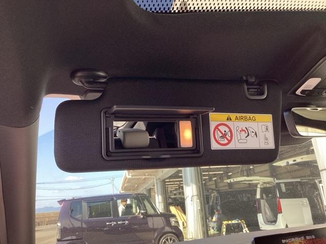 ヴェゼル ｅ：ＨＥＶＰＬａＹ　ＥＴＣ／純正ナビ／バックモニター／ホンダセンシング　衝突被害軽減ブレーキ　カーテンエアバッグ　盗難防止装置　アイドルストップ　ＡＢＳ　フルオートエアコン　リアカメラ　シートヒータ　エアバッグ　ドラレコ（25枚目）