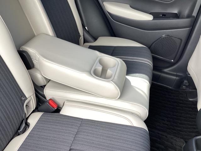 ヴェゼル ｅ：ＨＥＶＰＬａＹ　ＥＴＣ／純正ナビ／バックモニター／ホンダセンシング　衝突被害軽減ブレーキ　カーテンエアバッグ　盗難防止装置　アイドルストップ　ＡＢＳ　フルオートエアコン　リアカメラ　シートヒータ　エアバッグ　ドラレコ（47枚目）