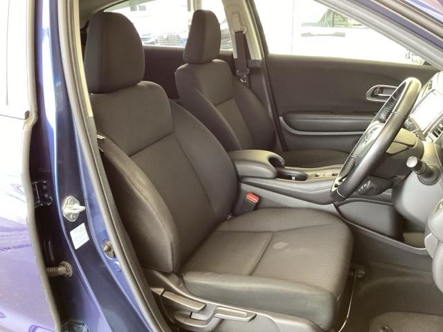 ヴェゼル Ｘ・ホンダセンシング　純正ナビ　フルセグ　リアカメラ　Ｒカメラ　Ｗエアバッグ　盗難防止　アクティブクルーズコントロール　オートエアコン　ＬＥＤランプ　衝突軽減ブレ－キ　パワステ　Ｄレコ　カーテンエアバック　ＵＳＢポート（19枚目）