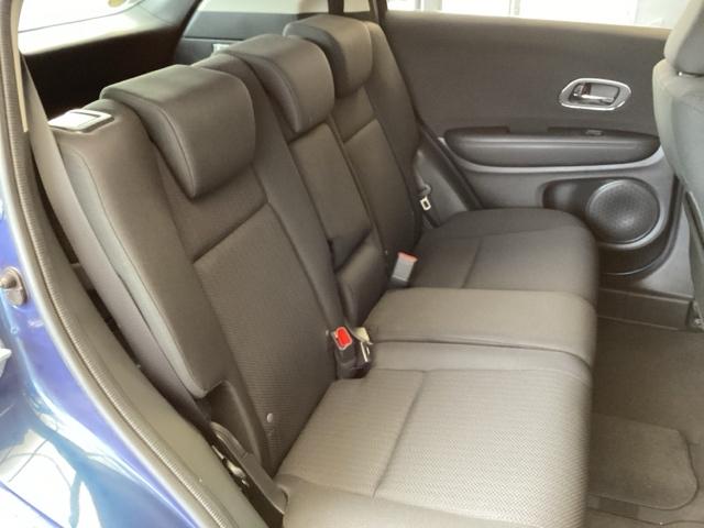 ヴェゼル Ｘ・ホンダセンシング　純正ナビ　フルセグ　リアカメラ　Ｒカメラ　Ｗエアバッグ　盗難防止　アクティブクルーズコントロール　オートエアコン　ＬＥＤランプ　衝突軽減ブレ－キ　パワステ　Ｄレコ　カーテンエアバック　ＵＳＢポート（20枚目）