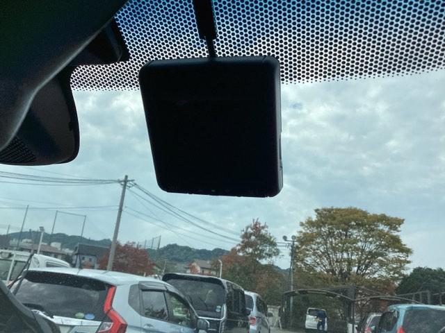 ヴェゼル Ｘ・ホンダセンシング　純正ナビ　フルセグ　リアカメラ　Ｒカメラ　Ｗエアバッグ　盗難防止　アクティブクルーズコントロール　オートエアコン　ＬＥＤランプ　衝突軽減ブレ－キ　パワステ　Ｄレコ　カーテンエアバック　ＵＳＢポート（23枚目）