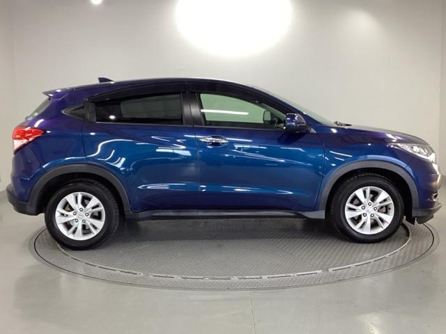 ヴェゼル Ｘ・ホンダセンシング　純正ナビ　フルセグ　リアカメラ　Ｒカメラ　Ｗエアバッグ　盗難防止　アクティブクルーズコントロール　オートエアコン　ＬＥＤランプ　衝突軽減ブレ－キ　パワステ　Ｄレコ　カーテンエアバック　ＵＳＢポート（31枚目）