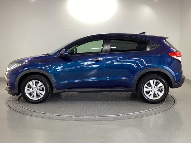 ヴェゼル Ｘ・ホンダセンシング　純正ナビ　フルセグ　リアカメラ　Ｒカメラ　Ｗエアバッグ　盗難防止　アクティブクルーズコントロール　オートエアコン　ＬＥＤランプ　衝突軽減ブレ－キ　パワステ　Ｄレコ　カーテンエアバック　ＵＳＢポート（35枚目）