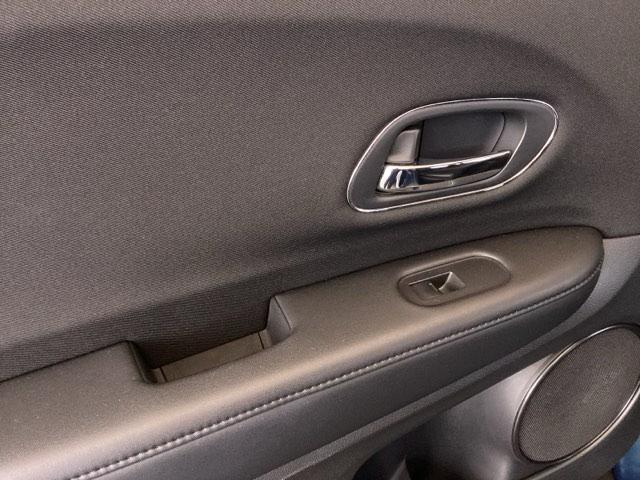 ヴェゼル Ｘ・ホンダセンシング　純正ナビ　フルセグ　リアカメラ　Ｒカメラ　Ｗエアバッグ　盗難防止　アクティブクルーズコントロール　オートエアコン　ＬＥＤランプ　衝突軽減ブレ－キ　パワステ　Ｄレコ　カーテンエアバック　ＵＳＢポート（38枚目）