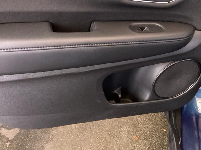 ヴェゼル Ｘ・ホンダセンシング　純正ナビ　フルセグ　リアカメラ　Ｒカメラ　Ｗエアバッグ　盗難防止　アクティブクルーズコントロール　オートエアコン　ＬＥＤランプ　衝突軽減ブレ－キ　パワステ　Ｄレコ　カーテンエアバック　ＵＳＢポート（39枚目）