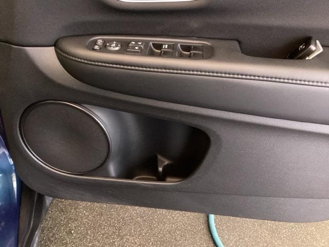 ヴェゼル Ｘ・ホンダセンシング　純正ナビ　フルセグ　リアカメラ　Ｒカメラ　Ｗエアバッグ　盗難防止　アクティブクルーズコントロール　オートエアコン　ＬＥＤランプ　衝突軽減ブレ－キ　パワステ　Ｄレコ　カーテンエアバック　ＵＳＢポート（52枚目）