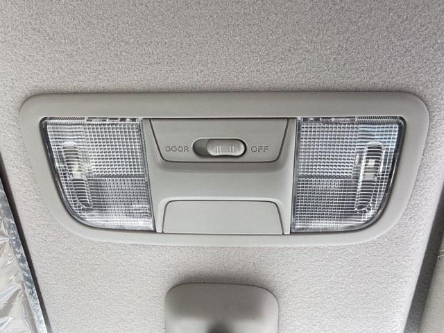 Ｎ－ＢＯＸ Ｃ　メモリーナビ　ＥＴＣ　リアカメラ　衝突軽減システム　エアコン　パワステ　盗難防止装置　ワンセグテレビ　Ｗエアバック　パワーウィンドウ　スマートキー・プッシュスタート　両側スライドドア　ベンチシート（26枚目）