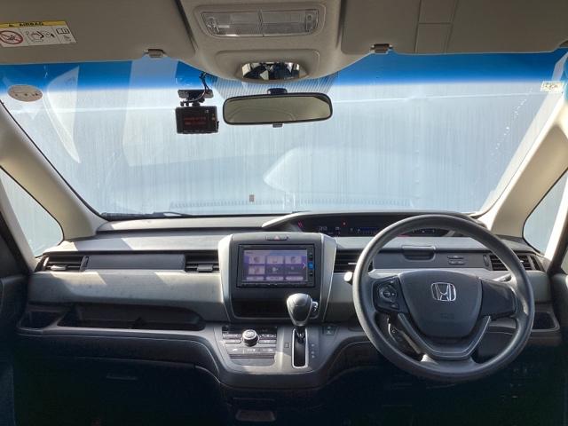 フリード+ G メモリーナビ ETC リアカメラ ワンセグTV 盗難防止装置 アイドリングストップ Rカメ ESC エアバック パワーウインドウ スマートキー ABS 両側スライド片側電動ドア フルオートエアコン(2枚目)