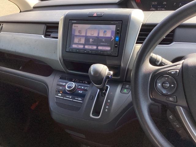 フリード+ G メモリーナビ ETC リアカメラ ワンセグTV 盗難防止装置 アイドリングストップ Rカメ ESC エアバック パワーウインドウ スマートキー ABS 両側スライド片側電動ドア フルオートエアコン(6枚目)