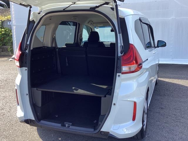 フリード+ G メモリーナビ ETC リアカメラ ワンセグTV 盗難防止装置 アイドリングストップ Rカメ ESC エアバック パワーウインドウ スマートキー ABS 両側スライド片側電動ドア フルオートエアコン(18枚目)