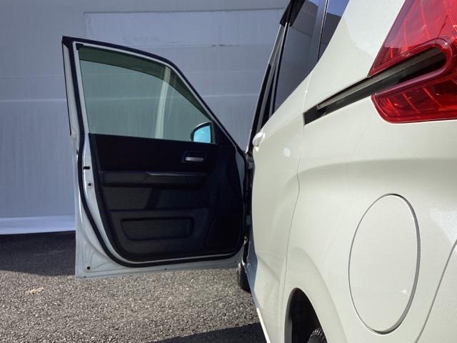 フリード+ G メモリーナビ ETC リアカメラ ワンセグTV 盗難防止装置 アイドリングストップ Rカメ ESC エアバック パワーウインドウ スマートキー ABS 両側スライド片側電動ドア フルオートエアコン(25枚目)