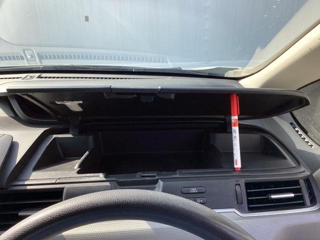 フリード+ G メモリーナビ ETC リアカメラ ワンセグTV 盗難防止装置 アイドリングストップ Rカメ ESC エアバック パワーウインドウ スマートキー ABS 両側スライド片側電動ドア フルオートエアコン(31枚目)