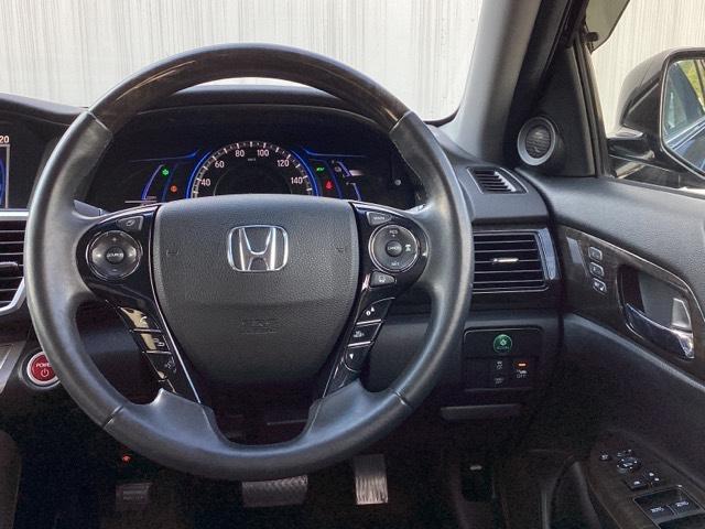 アコードハイブリッド EX メモリーナビ リアカメラ ETC リヤカメラ 衝突軽減システム 本革 盗難防止装置 パワーウィンドウ 地デジ LED DVD再生 記録簿 シートヒーター オートエアコン ナビTV パワーステアリング(3枚目)