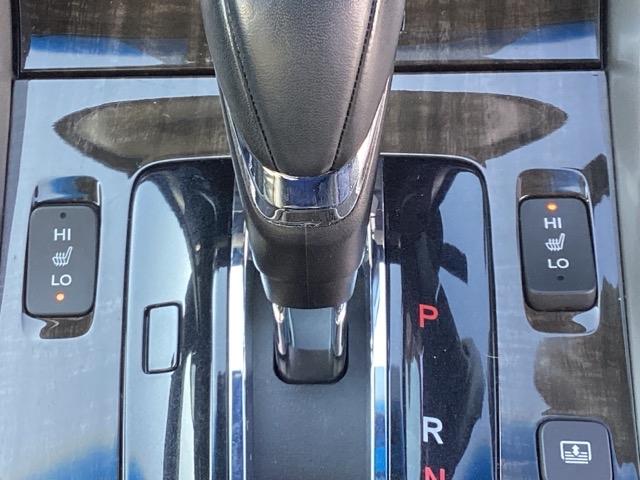 アコードハイブリッド EX メモリーナビ リアカメラ ETC リヤカメラ 衝突軽減システム 本革 盗難防止装置 パワーウィンドウ 地デジ LED DVD再生 記録簿 シートヒーター オートエアコン ナビTV パワーステアリング(14枚目)