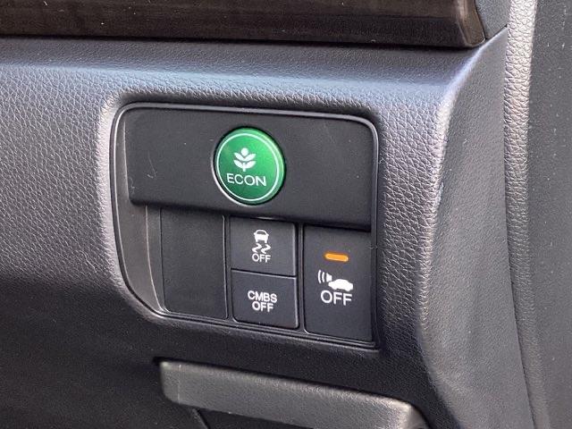 アコードハイブリッド EX メモリーナビ リアカメラ ETC リヤカメラ 衝突軽減システム 本革 盗難防止装置 パワーウィンドウ 地デジ LED DVD再生 記録簿 シートヒーター オートエアコン ナビTV パワーステアリング(16枚目)