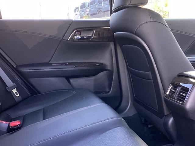 アコードハイブリッド EX メモリーナビ リアカメラ ETC リヤカメラ 衝突軽減システム 本革 盗難防止装置 パワーウィンドウ 地デジ LED DVD再生 記録簿 シートヒーター オートエアコン ナビTV パワーステアリング(29枚目)