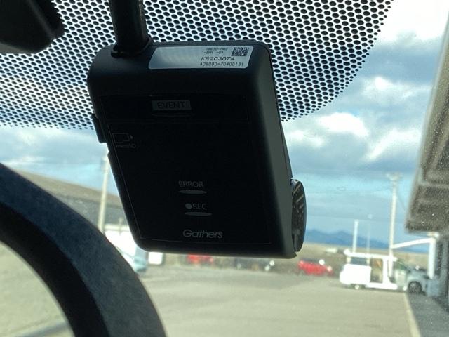 フリード Ｇ・ホンダセンシング　ＥＴＣ／純正ナビ／バックモニター／ホンダセンシング　Ｆセグ　追突被害軽減ブレーキ　ｉストップ　Ｗエアバッグ　パワーウィンドウ　アクティブクルーズコントロール　スマートキ　カラーバックモニター　ＶＳＡ（13枚目）