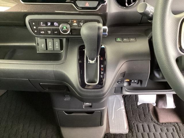 Ｎ－ＢＯＸカスタム Ｇ・Ｌホンダセンシング　純正メモリーナビ　ドラレコ　リアカメラ　地デジＴＶ　整備記録簿　助手席エアバッグ　キーレス　アイドリングＳＴ　セキュリティーアラーム　スマ－トキ－　ナビＴＶ　ＥＴＣ　前車追従機能　サイドエアバッグ（13枚目）