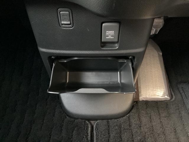 N-BOXカスタム G・Lホンダセンシング プラズマクラスター技術搭載フルオート・エアコンディショナー リア左側パワースライドドア 助手席エアバッグ キーレス シートH アイドリングST セキュリティーアラーム スマ-トキ- コーナーセンサ(24枚目)