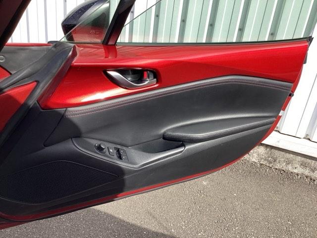 ロードスター Sスペシャルパッケージ Wエアバック アドバンスドキー 地デジ 盗難防止装置 パワステ ナビTV 横滑防止装置 USBポート 運転席エアバッグ LEDランプ DVD再生 ABS キーフリー ETC(40枚目)