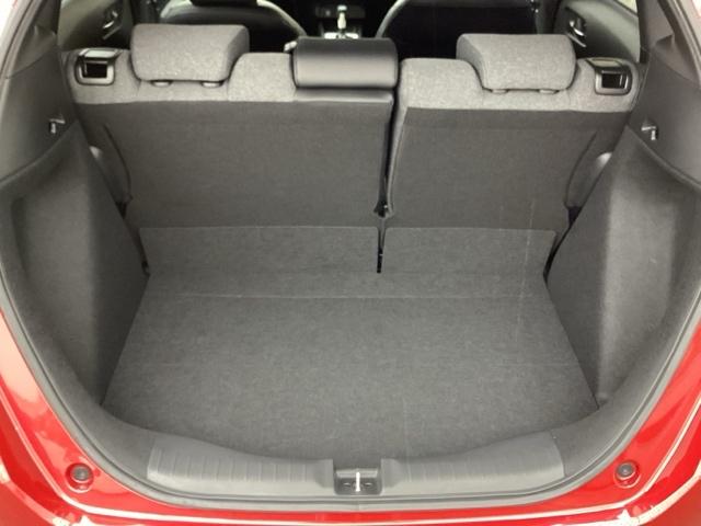 フィット ホーム　ＨｏｎｄａＣＯＮＮＥＣＴｆｏｒＧａｔｈｅｒｓ＋ナビ装着用スペシャルパッケージ　リアカメ　ＬＥＤライト　クリアランスソナー　フルセグＴＶ　記録簿付　エアバッグ　ｉストップ　スマ－トキ－　盗難防止装置（36枚目）