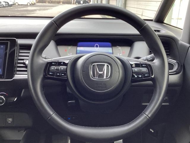 フィット ｅ：ＨＥＶホームブラックスタイル　ＢＬＡＣＫＳＴＹＬＥ専用装備　Ｂカメラ　ＬＥＤライト　クリアランスソナー　サイドＳＲＳ　オートクルーズコントロール　フルオートエアコン　ＶＳＡ　スマ－トキ－　衝突軽減　ＥＴＣ　ＵＳＢ接続　ＡＢＳ（15枚目）