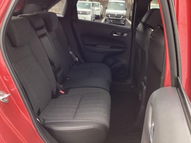 フィット ｅ：ＨＥＶホームブラックスタイル　ＢＬＡＣＫＳＴＹＬＥ専用装備　Ｂカメラ　ＬＥＤライト　クリアランスソナー　サイドＳＲＳ　オートクルーズコントロール　フルオートエアコン　ＶＳＡ　スマ－トキ－　衝突軽減　ＥＴＣ　ＵＳＢ接続　ＡＢＳ（17枚目）