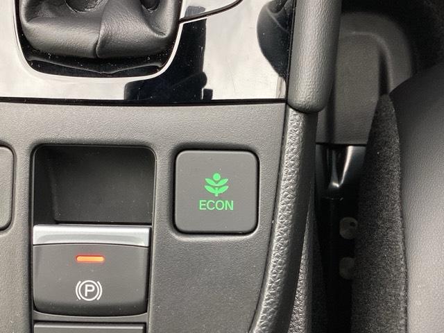 フィット ｅ：ＨＥＶホームブラックスタイル　ＢＬＡＣＫＳＴＹＬＥ専用装備　Ｂカメラ　ＬＥＤライト　クリアランスソナー　サイドＳＲＳ　オートクルーズコントロール　フルオートエアコン　ＶＳＡ　スマ－トキ－　衝突軽減　ＥＴＣ　ＵＳＢ接続　ＡＢＳ（24枚目）