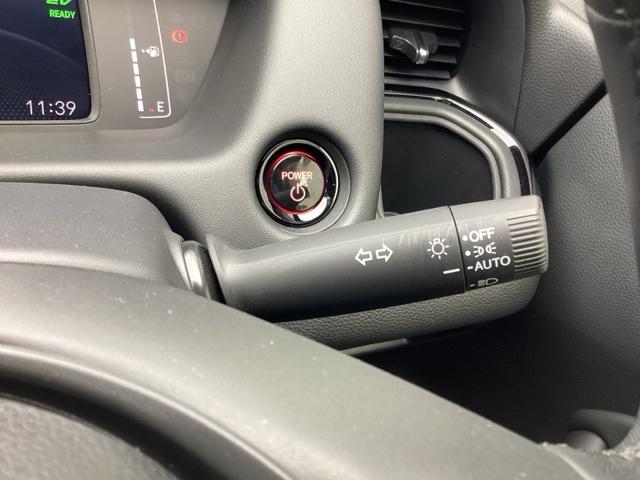 フィット ｅ：ＨＥＶホームブラックスタイル　ＢＬＡＣＫＳＴＹＬＥ専用装備　Ｂカメラ　ＬＥＤライト　クリアランスソナー　サイドＳＲＳ　オートクルーズコントロール　フルオートエアコン　ＶＳＡ　スマ－トキ－　衝突軽減　ＥＴＣ　ＵＳＢ接続　ＡＢＳ（29枚目）