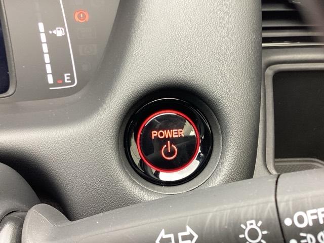 フィット ｅ：ＨＥＶホームブラックスタイル　ＢＬＡＣＫＳＴＹＬＥ専用装備　Ｂカメラ　ＬＥＤライト　クリアランスソナー　サイドＳＲＳ　オートクルーズコントロール　フルオートエアコン　ＶＳＡ　スマ－トキ－　衝突軽減　ＥＴＣ　ＵＳＢ接続　ＡＢＳ（30枚目）