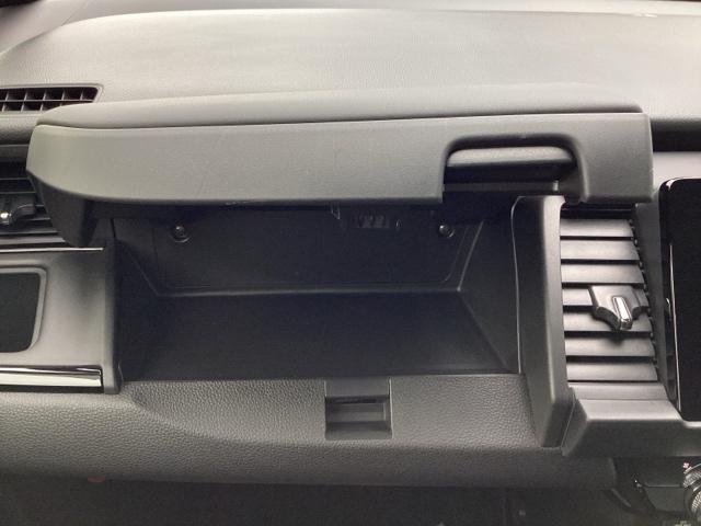 フィット ｅ：ＨＥＶホームブラックスタイル　ＢＬＡＣＫＳＴＹＬＥ専用装備　Ｂカメラ　ＬＥＤライト　クリアランスソナー　サイドＳＲＳ　オートクルーズコントロール　フルオートエアコン　ＶＳＡ　スマ－トキ－　衝突軽減　ＥＴＣ　ＵＳＢ接続　ＡＢＳ（42枚目）