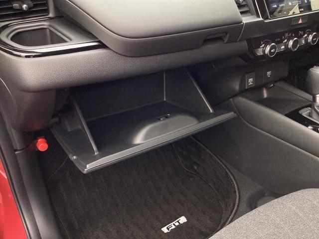 フィット ｅ：ＨＥＶホームブラックスタイル　ＢＬＡＣＫＳＴＹＬＥ専用装備　Ｂカメラ　ＬＥＤライト　クリアランスソナー　サイドＳＲＳ　オートクルーズコントロール　フルオートエアコン　ＶＳＡ　スマ－トキ－　衝突軽減　ＥＴＣ　ＵＳＢ接続　ＡＢＳ（43枚目）