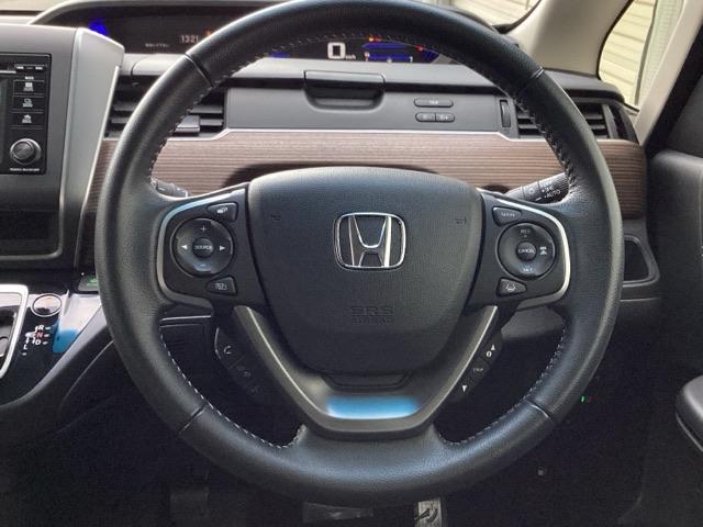 �g���������Z���V���O���ڃ~���g���[�_�[�ƒP��J�����ŁA�N���}�̑O���̏󋵂�F���B�u���[�L��X�e�A�����O�̐���Z�p�Ƌ������A���S�E���K�ȉ^�]�⎖�̉�����x�������̃V�X�e���ł�