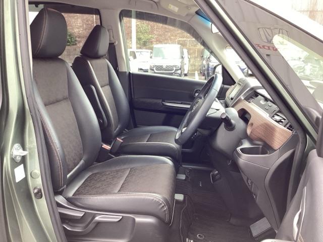 �t�����g�͉^�]�ȂƏ���Ȃ��ʁX�̍L�X�Ƃ����Z�p���[�g�V�[�g�ł��A�^�]�Ȃ́A�����𒲐��ł���n�C�g�A�W���X�^�[�t���ł��B