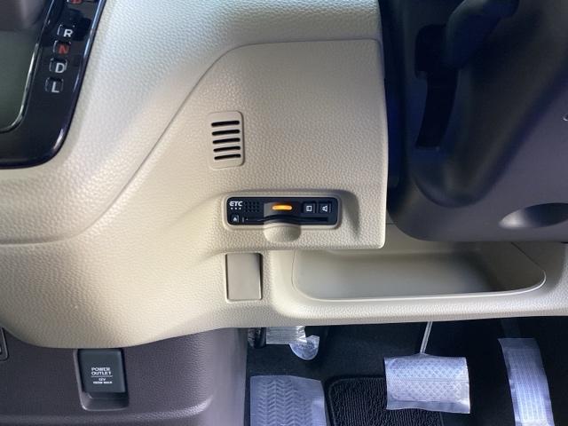 N-BOX G・Lホンダセンシング ETC/純正ナビ/バックモニター/ホンダセンシング レーダブレーキ Sヒータ Aストップ ESC キーフリーシステム LEDライト フルセグ対応 バックM TVナビ USB スマートキー クルコン(14枚目)