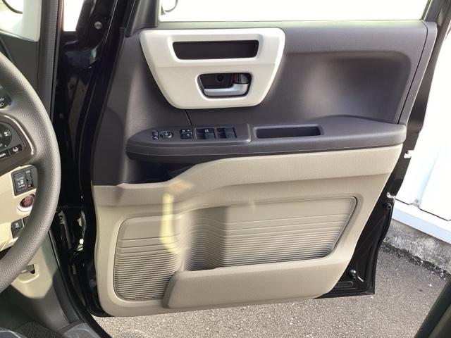 N-BOX G・Lホンダセンシング ETC/純正ナビ/バックモニター/ホンダセンシング レーダブレーキ Sヒータ Aストップ ESC キーフリーシステム LEDライト フルセグ対応 バックM TVナビ USB スマートキー クルコン(35枚目)