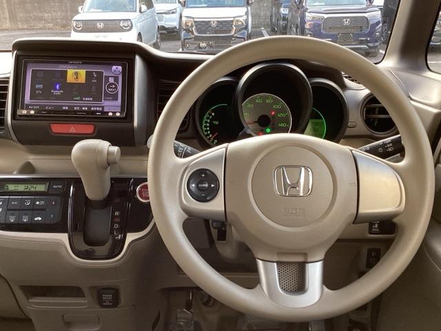 ��ɂȂ��ފ��o�̃X�e�A�����O�ł��B�����S�n�A�f�U�C�����A���쐫�ɂ���������A�C�e���ł�