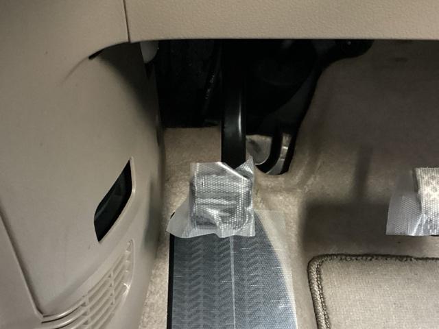 �p�[�L���O�u���[�L�̓t�b�g���Ȃ̂ŉ^�]�ȂƏ���Ȃ̊Ԃ͂�������A�ړ����y�X�ł��B�����Ǝ肪�͂��ʒu�ɂ`�s�Z���N�g���o�[��G�A�R���X�C�b�`�Ȃǂ����葀�쐫�ɗD��Ă��܂�